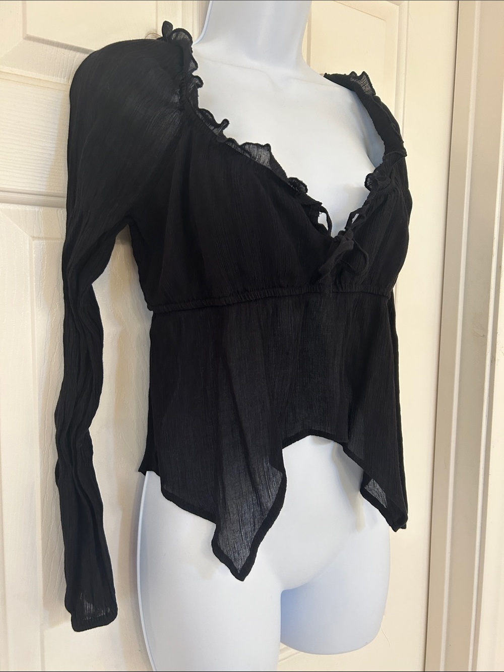 RSQ Black Long-Sleeve Ruffle Tie-Front Crop Top